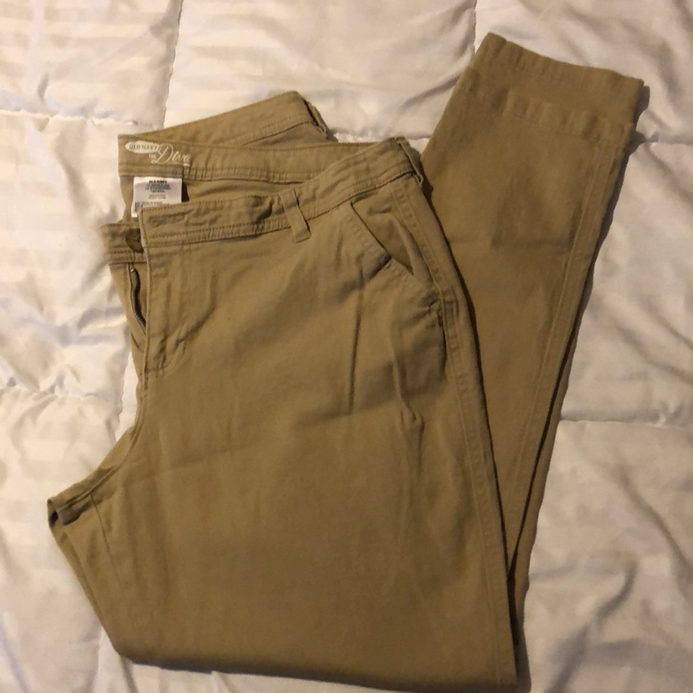Khaki straight legged jeans.